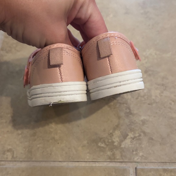 OshKosh B'gosh Pink Dress Shoes with Flower Accent - Picture 4 of 8